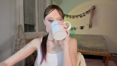 Jennifer Jenny Darling   online show from January 22, 2025, 7:45 pm