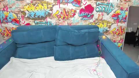 Snapshot of jenny_jimmy chatting on January 14, 2026, 1:22 am Jenny online show from January 14, 2026, 1:22 am