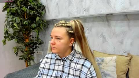 Snapshot of jenny_jimmy chatting on February 16, 2026, 1:13 am Jenny online show from February 16, 2026, 1:13 am