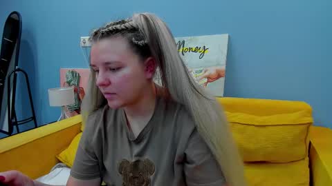 Snapshot of jenny_jimmy chatting on February 21, 2026, 2:45 am Jenny online show from February 21, 2026, 2:45 am