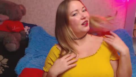 Snapshot of jenny_oliviawow chatting on November 18, 2025, 12:42 pm All the most interesting in private. my room for my smile online show from November 18, 2025, 12:42 pm