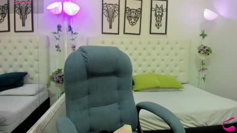 Snapshot of jenny_stark chatting on May 22, 2026, 11:05 am jenny_stark online show from May 22, 2026, 11:05 am