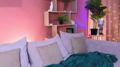 jennyfer_me online show from April 17, 2026, 12:41 pm