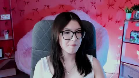 Snapshot of jennygibson chatting on May 20, 2026, 5:24 am JENNY online show from May 20, 2026, 5:24 am