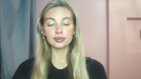 The Flower Power Models online show from July 26, 2026, 11:00 pm