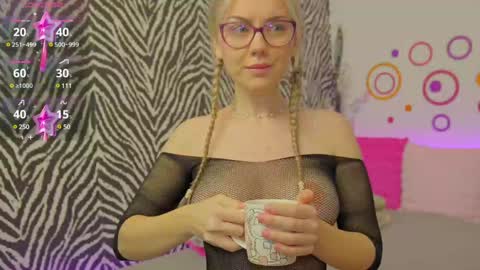 Snapshot of jennyshow chatting on December 13, 2024, 7:04 am JennyShow online show from December 13, 2024, 7:04 am