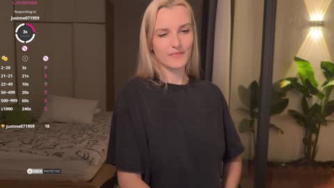 Snapshot of jennytime chatting on December 19, 2024, 4:35 pm Jen online show from December 19, 2024, 4:35 pm