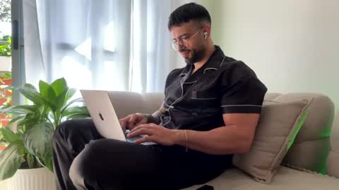 Snapshot of jeremy_harden chatting on July 21, 2026, 1:35 pm Jeremy online show from July 21, 2026, 1:35 pm