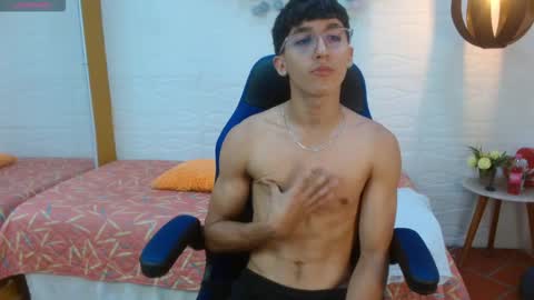 Snapshot of jeremy_job chatting on December 5, 2025, 12:36 pm Jeremy online show from December 5, 2025, 12:36 pm