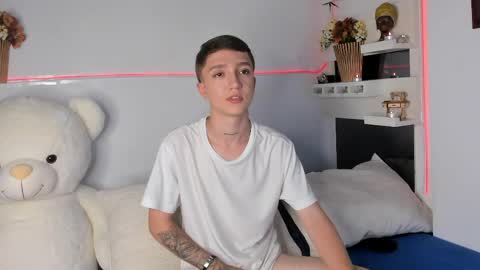 Snapshot of jeremy_salvatore_ chatting on April 16, 2026, 2:34 am jero independent model online show from April 16, 2026, 2:34 am
