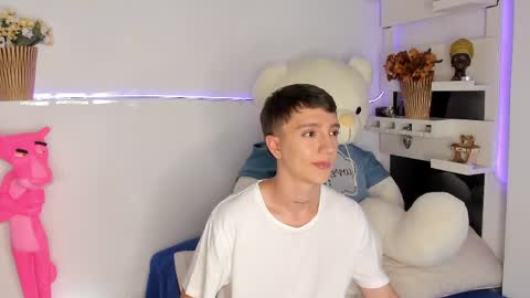 Snapshot of jeremy_salvatore_ chatting on April 21, 2026, 1:42 am jero independent model online show from April 21, 2026, 1:42 am