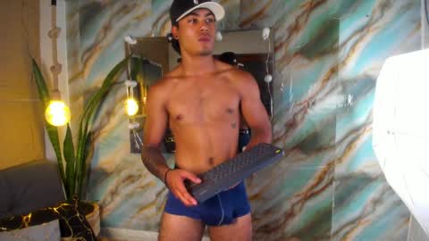 Snapshot of jeremy_wallker chatting on May 6, 2026, 9:53 pm Jeremy online show from May 6, 2026, 9:53 pm