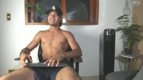 Snapshot of jeremy_wallker chatting on May 20, 2026, 8:48 pm Jeremy online show from May 20, 2026, 8:48 pm