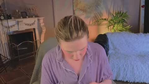 jes_solar online show from April 26, 2026, 9:01 pm