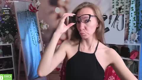 jesica_moon_peachyy online show from May 8, 2026, 4:07 am