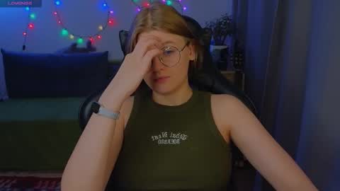 Snapshot of jess0e9 chatting on November 28, 2025, 3:36 pm JessieVibes online show from November 28, 2025, 3:36 pm