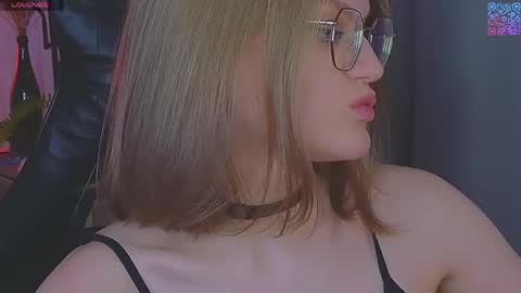 Snapshot of jess0e9 chatting on May 5, 2026, 3:31 pm JessieVibes online show from May 5, 2026, 3:31 pm