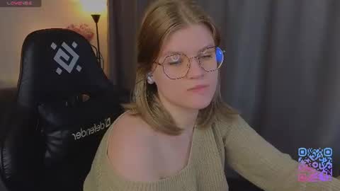 Snapshot of jess0e9 chatting on June 13, 2026, 2:04 pm JessieVibes online show from June 13, 2026, 2:04 pm
