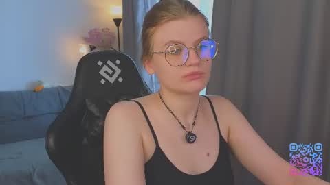Snapshot of jess0e9 chatting on June 21, 2026, 2:08 pm JessieVibes online show from June 21, 2026, 2:08 pm