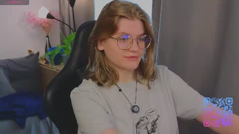 Snapshot of jess0e9 chatting on July 5, 2026, 2:02 pm JessieVibes online show from July 5, 2026, 2:02 pm