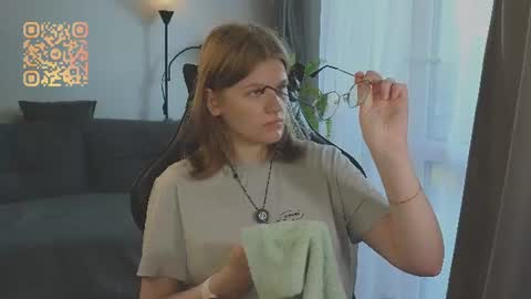 Snapshot of jess0e9 chatting on July 19, 2026, 1:37 pm JessieVibes online show from July 19, 2026, 1:37 pm