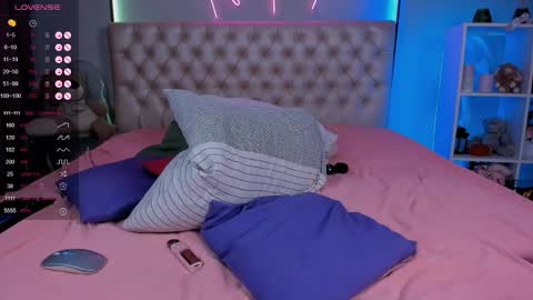 Jess online show from March 4, 2025, 4:06 am