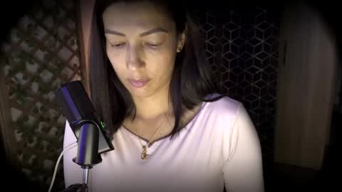 Jessica Gomez online show from April 16, 2026, 3:51 am