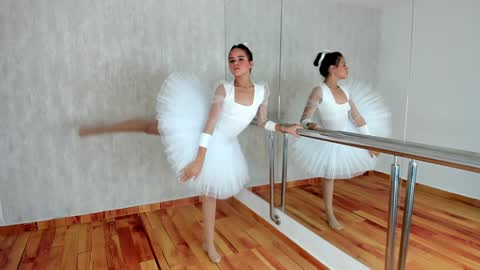 Snapshot of jessi_powel chatting on January 24, 2025, 1:03 pm Jess online show from January 24, 2025, 1:03 pm