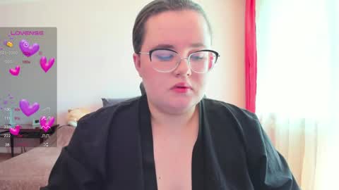 Natalia online show from May 18, 2026, 6:30 am