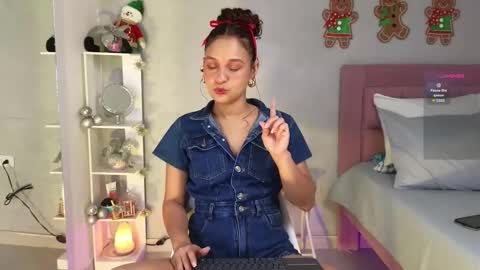 Jessica online show from December 22, 2025, 2:47 pm