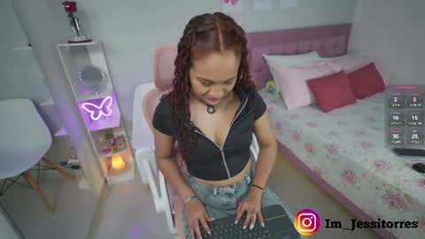Snapshot of jessica_tom_ chatting on June 19, 2026, 5:39 pm Jessica online show from June 19, 2026, 5:39 pm