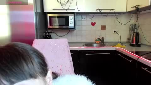 jessicaforris online show from February 3, 2025, 7:40 am