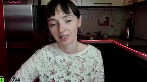 jessicaforris online show from March 7, 2025, 11:07 am