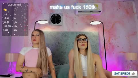 Snapshot of jessicameron chatting on September 12, 2025, 12:44 am JESSI AND NAOMI online show from September 12, 2025, 12:44 am