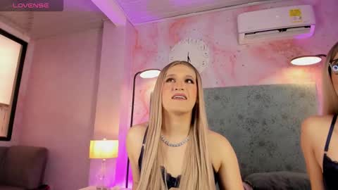 Snapshot of jessicameron chatting on September 16, 2025, 9:16 pm JESSI AND NAOMI online show from September 16, 2025, 9:16 pm