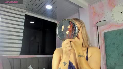 JESSI AND NAOMI online show from December 20, 2025, 11:12 pm