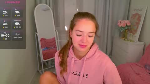 Snapshot of jessiestarz chatting on October 4, 2025, 1:53 pm Jessi online show from October 4, 2025, 1:53 pm