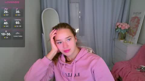 Snapshot of jessiestarz chatting on October 10, 2025, 2:05 pm Jessi online show from October 10, 2025, 2:05 pm