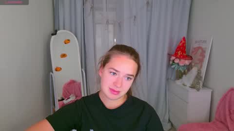 Snapshot of jessiestarz chatting on October 24, 2025, 2:02 pm Jessi online show from October 24, 2025, 2:02 pm