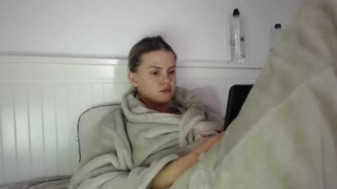 jessieryan online show from October 22, 2025, 4:35 am