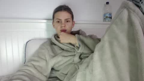 jessieryan online show from December 22, 2025, 6:54 am