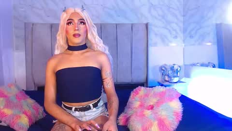 Snapshot of jessika_rabbits chatting on December 18, 2024, 1:37 am JESS online show from December 18, 2024, 1:37 am