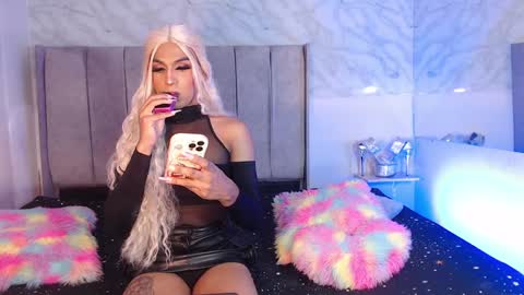 Snapshot of jessika_rabbits chatting on January 9, 2025, 9:47 pm JESS online show from January 9, 2025, 9:47 pm