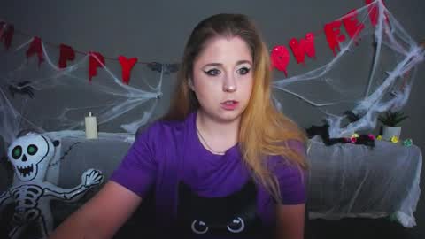 Snapshot of jessikadaniels chatting on November 3, 2025, 7:20 am Jess online show from November 3, 2025, 7:20 am