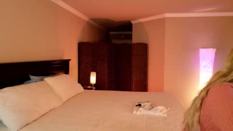 Jess Ryan online show from November 18, 2025, 1:22 am