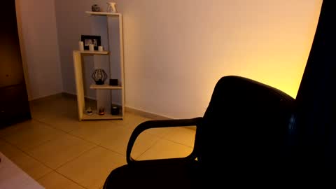 Snapshot of jessy_prada chatting on December 9, 2024, 10:41 pm Miss Jessy online show from December 9, 2024, 10:41 pm