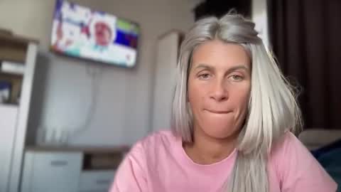 Snapshot of jessye_vega chatting on October 5, 2025, 10:13 am Jessye online show from October 5, 2025, 10:13 am