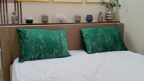 Francesca online show from December 31, 2024, 8:04 am