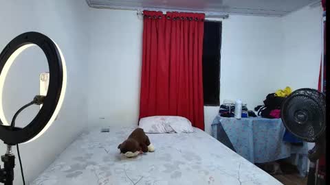 jesusliz online show from February 25, 2026, 6:01 am