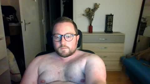 Snapshot of jeuneloup92 chatting on November 13, 2025, 5:23 pm jeuneloup92 online show from November 13, 2025, 5:23 pm